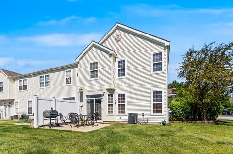 Tiny photo for 1825 Parkside Drive, Shorewood, IL 60404 (MLS # 12667192)
