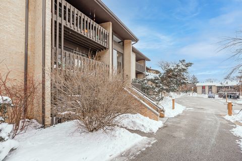 Tiny photo for 6174 KNOLL LANE Court #101, Willowbrook, IL 60527 (MLS # 12530606)