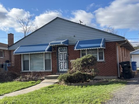 Tiny photo for 8658 S University Avenue, Chicago, IL 60619 (MLS # 12613777)