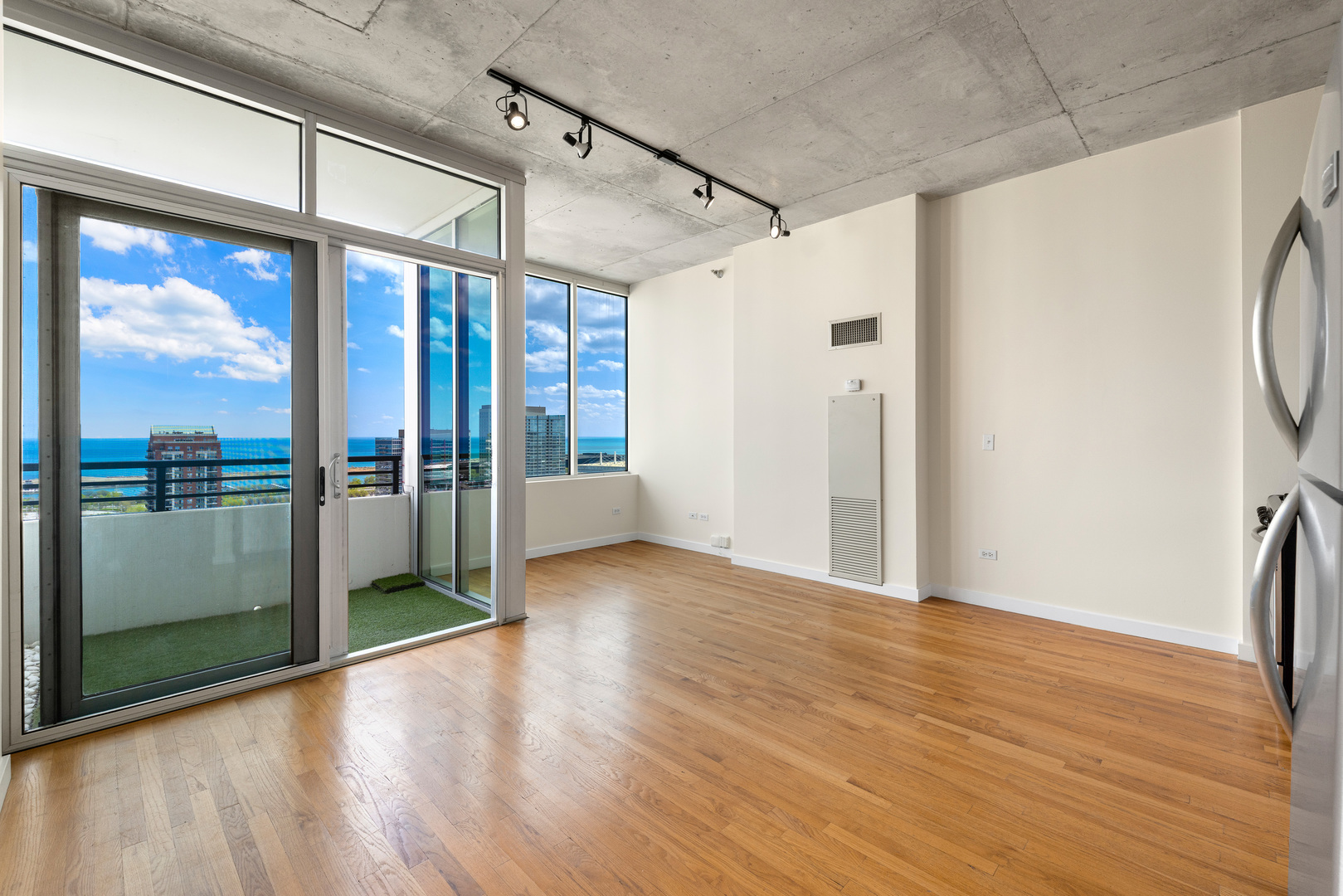 1720 S Michigan Avenue 2404