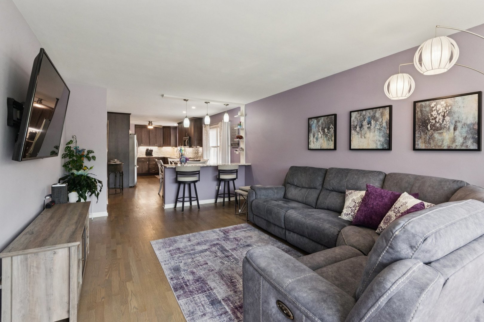 3227 N Pioneer Avenue