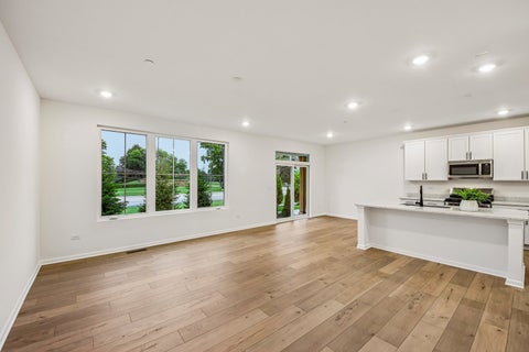 Tiny photo for 303 Avondale Lane, Lincolnshire, IL 60069 (MLS # 12697112)