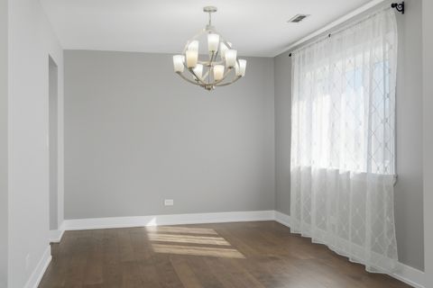 Tiny photo for 9332 Landings Lane #404, Des Plaines, IL 60016 (MLS # 12589840)