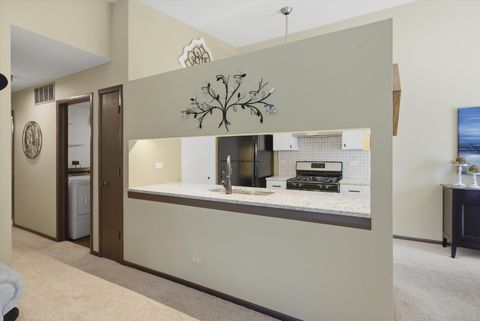 Tiny photo for 1 W Stonebridge Court #1C, Palos Hills, IL 60465 (MLS # 12692661)