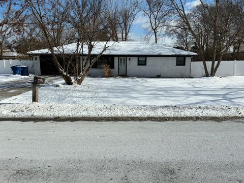 Photo of 9205 S 84th Court, Hickory Hills, IL 60457 (MLS # 12556324)