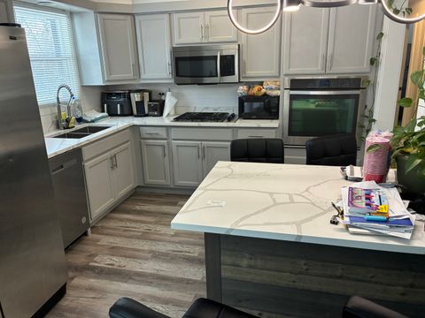 Tiny photo for 9205 S 84th Court, Hickory Hills, IL 60457 (MLS # 12556324)