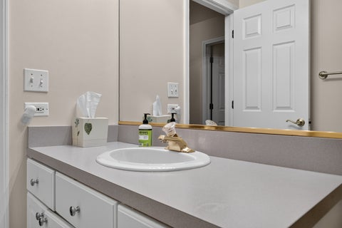 Tiny photo for 640 Walnut Oaks Drive, Roselle, IL 60172 (MLS # 12757750)