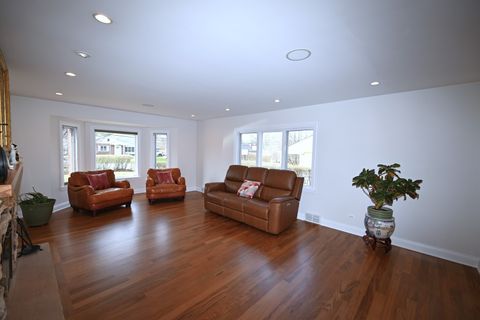 Tiny photo for 175 LAGOON Drive, Northfield, IL 60093 (MLS # 12612213)