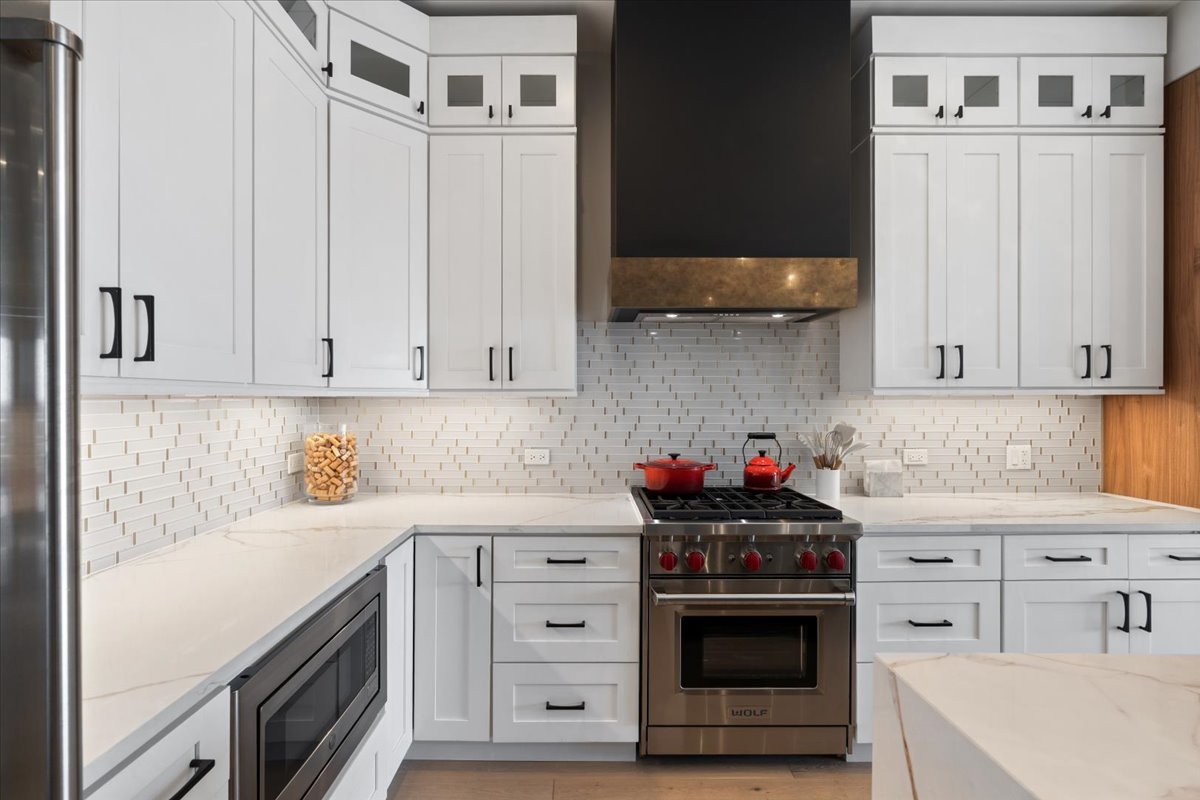 1767 W Rosehill Drive 403