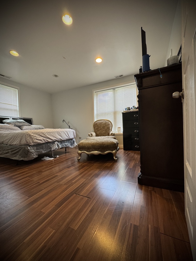 8513 S Sangamon Street, Chicago, IL, 60620 1 8513 S Sangamon Street