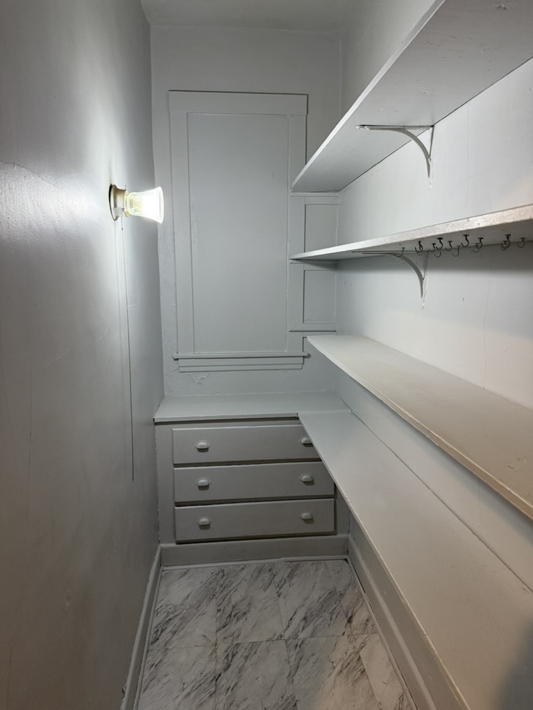 4042 W Cermak Road 1