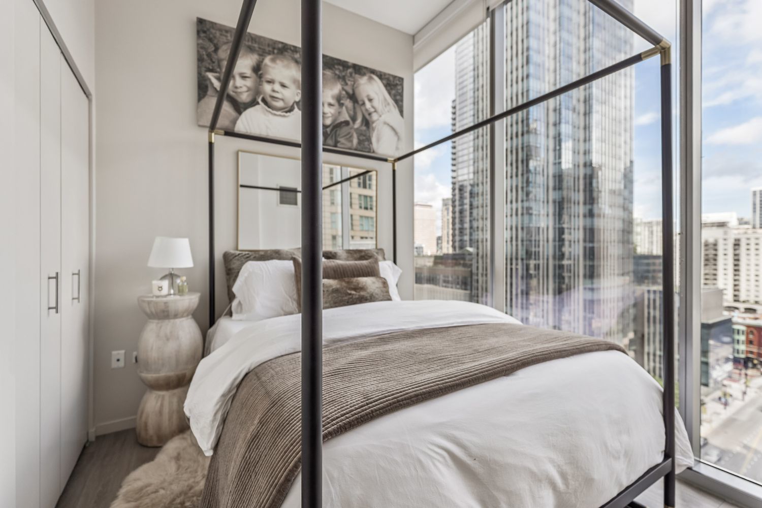 8 E Huron Street 1306