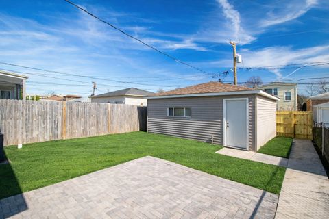 Tiny photo for 4527 N Newcastle Avenue, Harwood Heights, IL 60706 (MLS # 12583511)