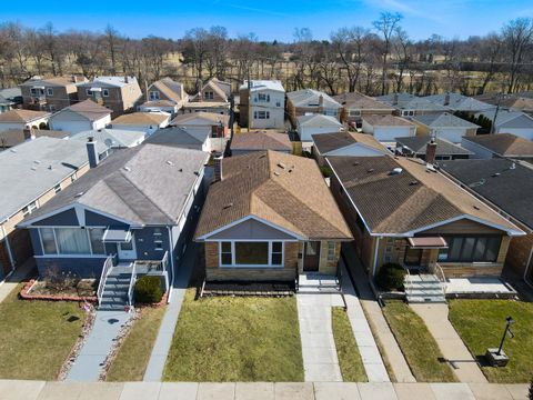 Tiny photo for 4527 N Newcastle Avenue, Harwood Heights, IL 60706 (MLS # 12583511)