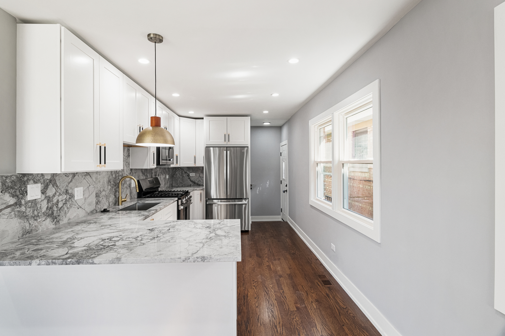 4527 N Newcastle Avenue