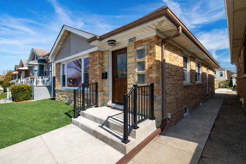 Photo of 4527 N Newcastle Avenue, Harwood Heights, IL 60706 (MLS # 12583511)