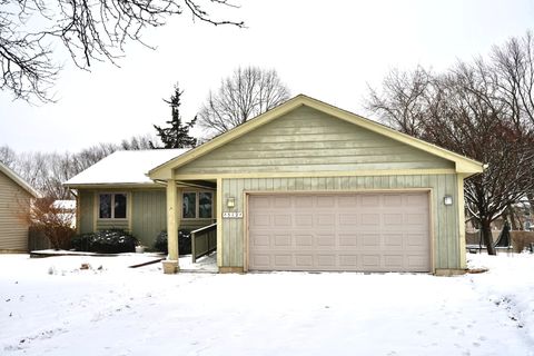 Tiny photo for 512 Shenandoah Trail, Elgin, IL 60123 (MLS # 12558378)
