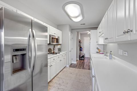 Tiny photo for 140 Manchester Drive #408, Buffalo Grove, IL 60089 (MLS # 12560890)