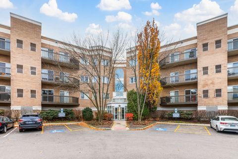 Tiny photo for 140 Manchester Drive #408, Buffalo Grove, IL 60089 (MLS # 12560890)