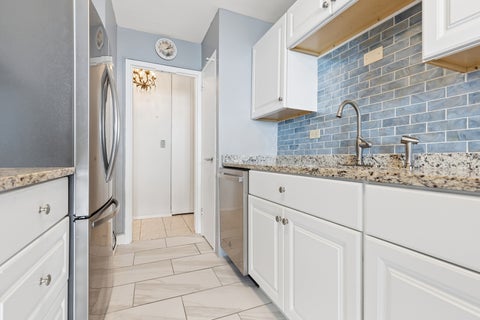 Tiny photo for 6301 N Sheridan Road #11L, Chicago, IL 60660 (MLS # 12648576)