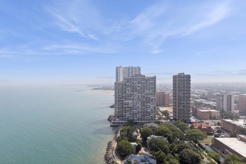 Tiny photo for 6301 N Sheridan Road #11L, Chicago, IL 60660 (MLS # 12648576)