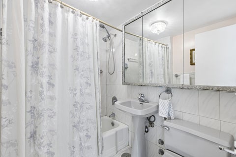 Tiny photo for 6301 N Sheridan Road #11L, Chicago, IL 60660 (MLS # 12648576)