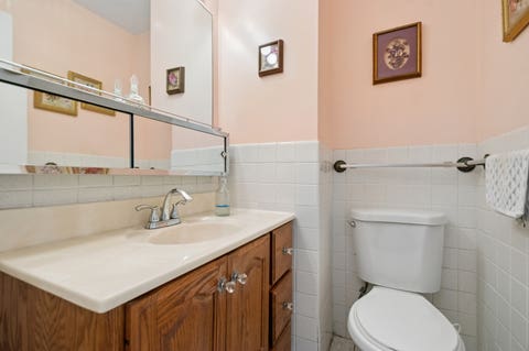 Tiny photo for 6301 N Sheridan Road #11L, Chicago, IL 60660 (MLS # 12648576)
