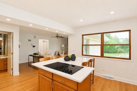 Tiny photo for 2019 E Avon Lane, Arlington Heights, IL 60004 (MLS # 12708738)