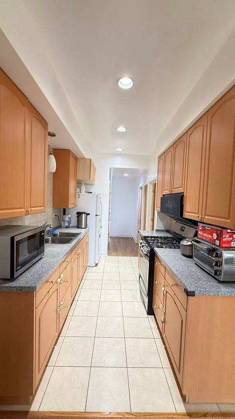Tiny photo for 705 W 31st Street #2W, Chicago, IL 60616 (MLS # 12642797)