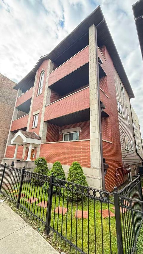 Tiny photo for 705 W 31st Street #2W, Chicago, IL 60616 (MLS # 12642797)