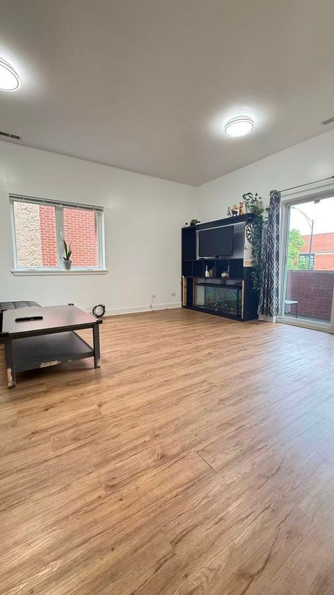 Tiny photo for 705 W 31st Street #2W, Chicago, IL 60616 (MLS # 12642797)