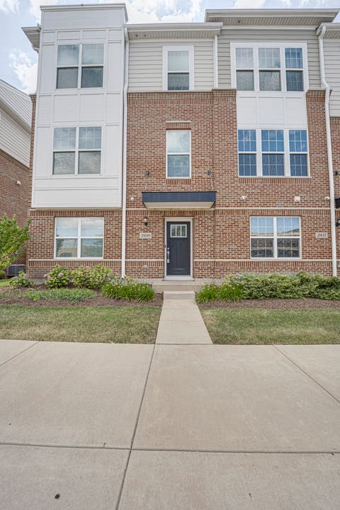 Photo of 2939 SHOWPLACE Drive, Naperville, IL 60564 (MLS # 12714125)