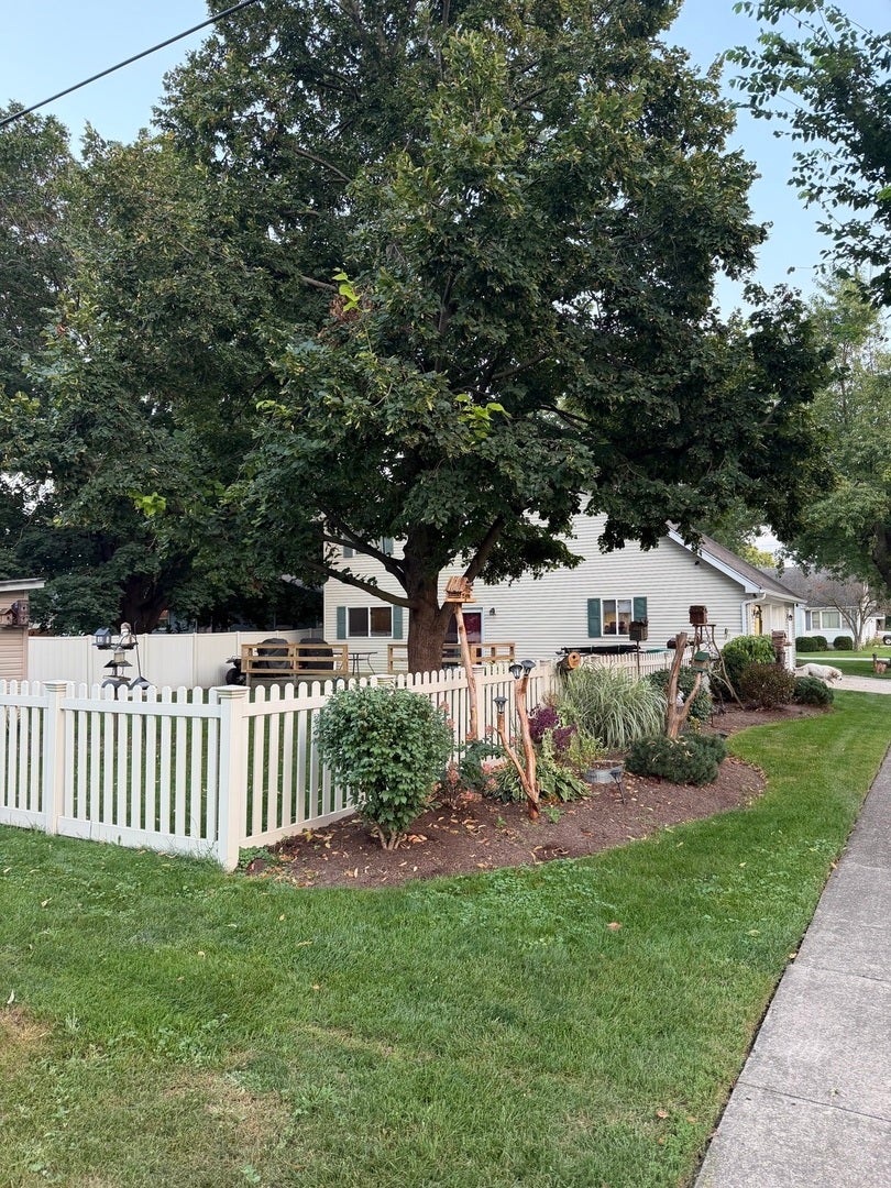 341 W Wood Drive
