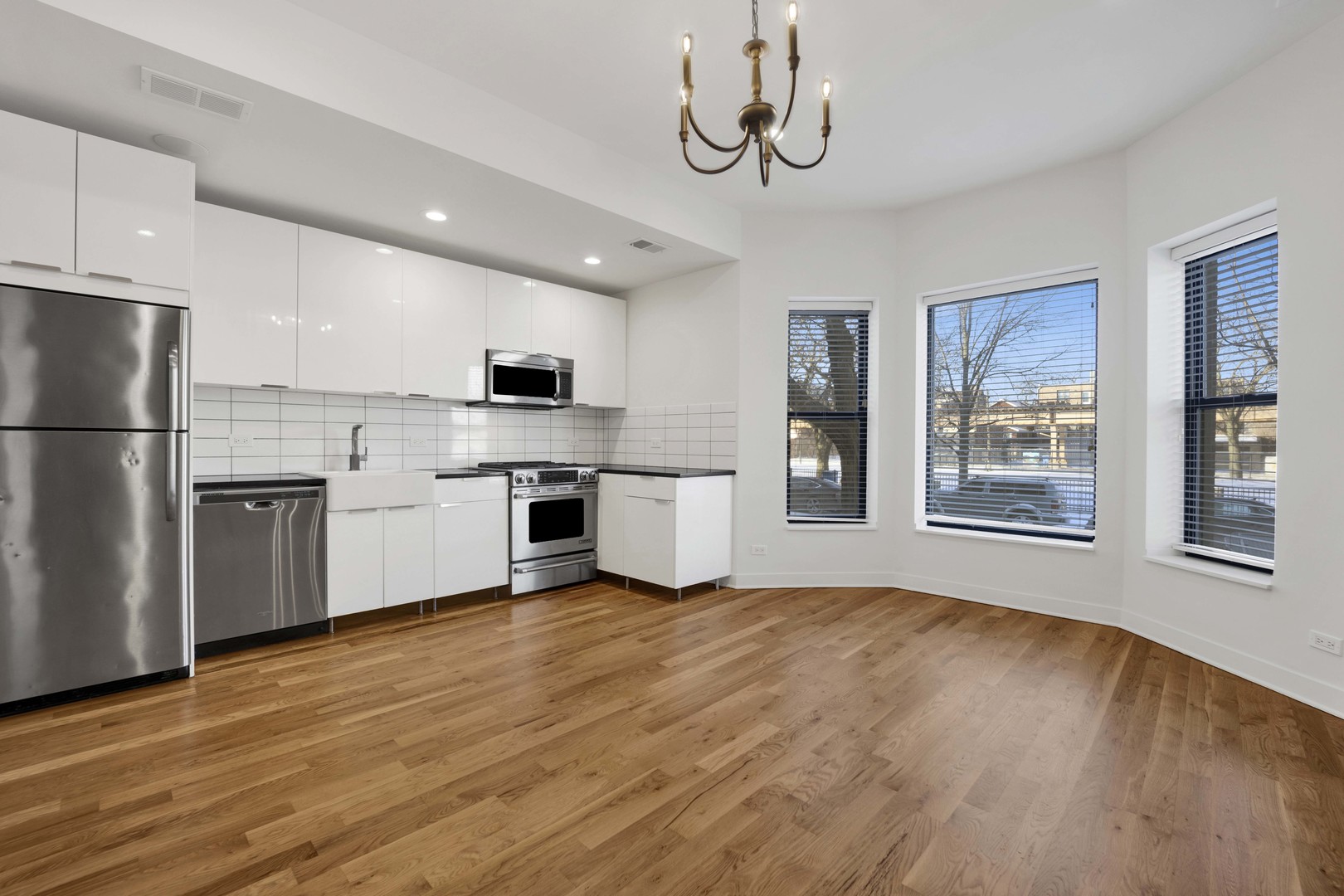 4911 S Calumet Avenue 1N