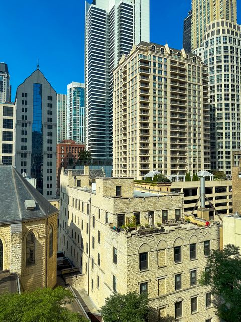 Tiny photo for 25 E Superior Street #902, Chicago, IL 60611 (MLS # 12466585)