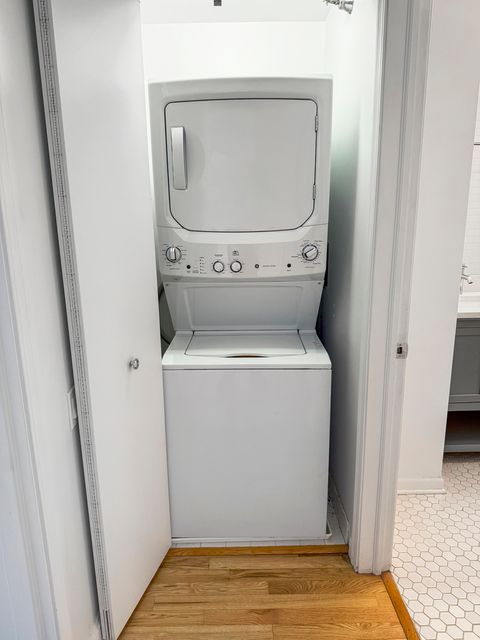 Tiny photo for 25 E Superior Street #902, Chicago, IL 60611 (MLS # 12466585)