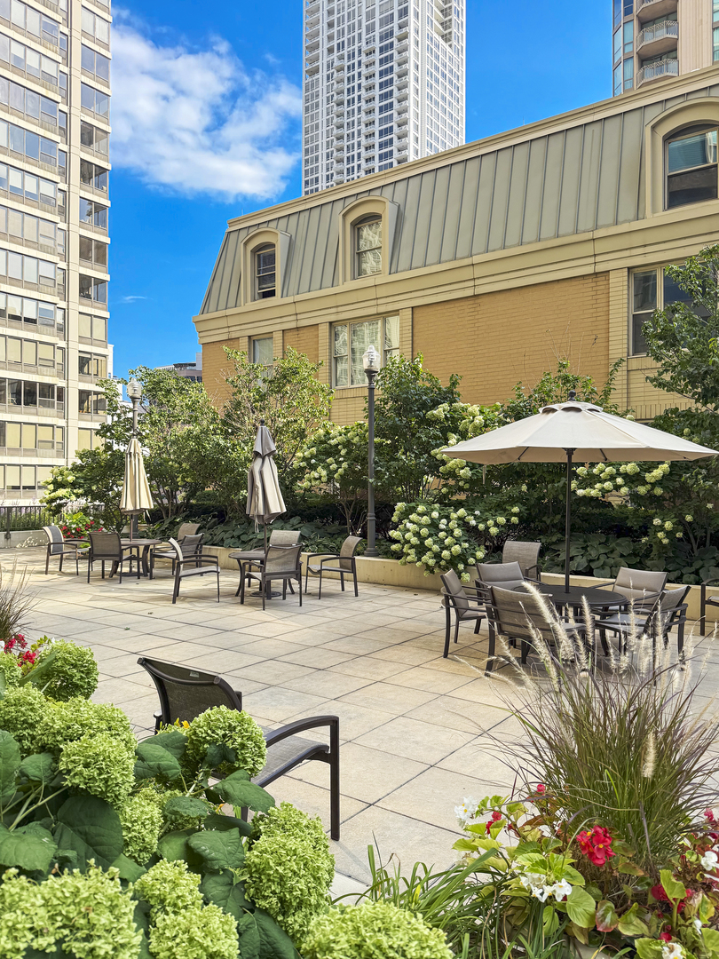 Chicago, Illinois 60611, United States, 1 Bedroom Bedrooms, ,1 BathroomBathrooms,Residential,Active,205680