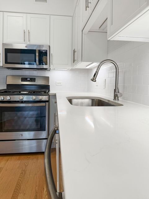 Tiny photo for 25 E Superior Street #902, Chicago, IL 60611 (MLS # 12466585)
