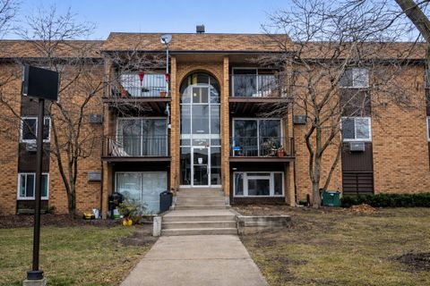 Photo of 740 Hill Drive #303, Hoffman Estates, IL 60169 (MLS # 12547421)