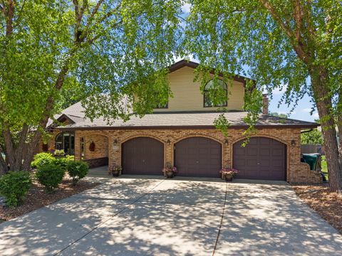 Photo of 17652 Crestview Court, Orland Park, IL 60467 (MLS # 12654118)