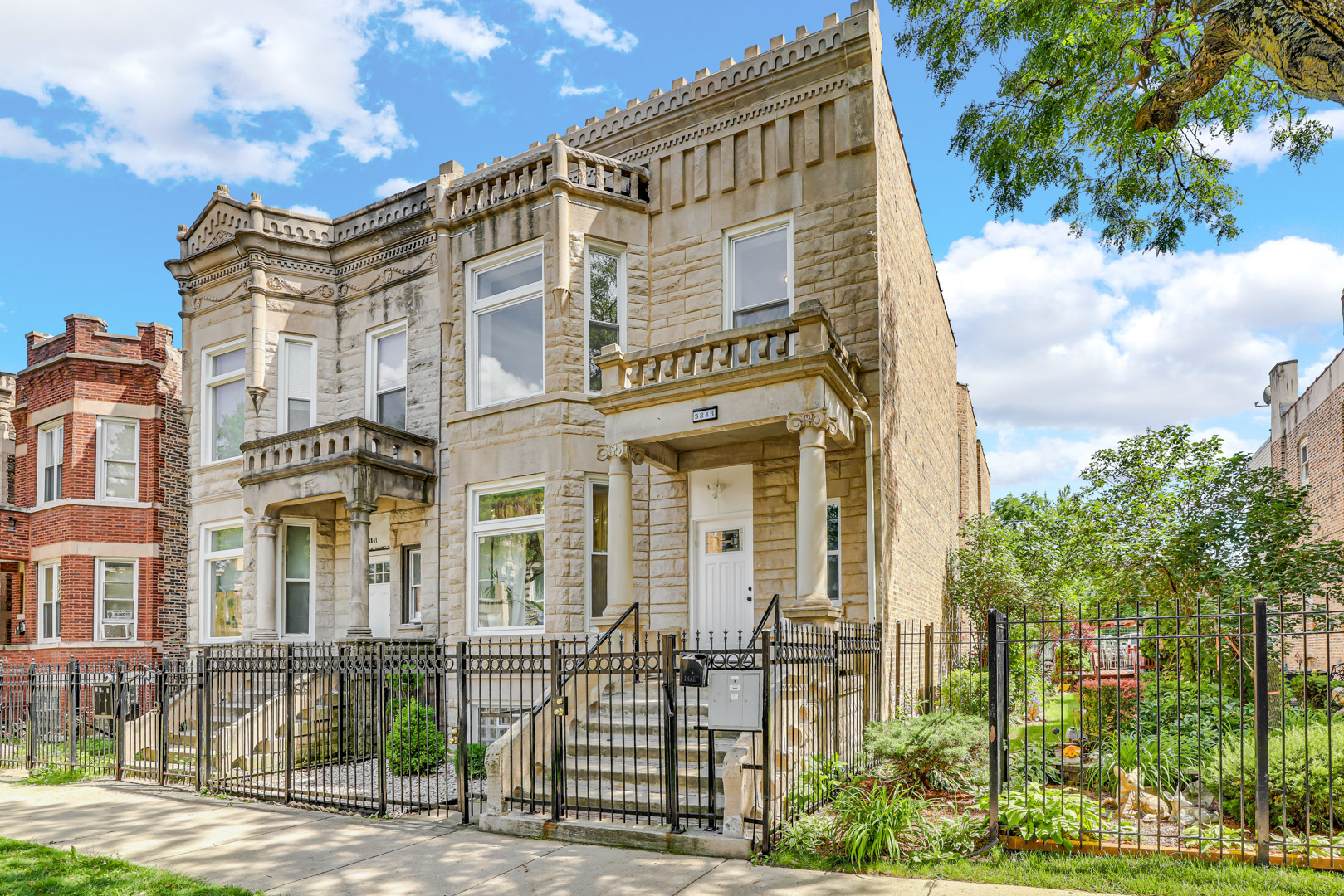 3843 W Polk Street