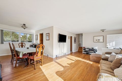 Tiny photo for 606 Edwards Avenue, West Dundee, IL 60118 (MLS # 12534002)