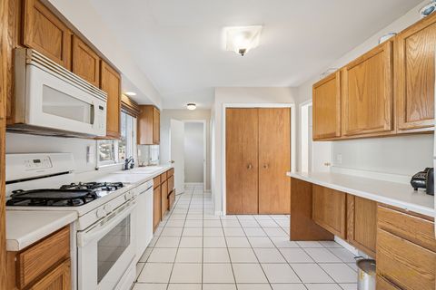 Tiny photo for 606 Edwards Avenue, West Dundee, IL 60118 (MLS # 12534002)