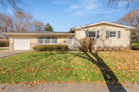 Photo of 606 Edwards Avenue, West Dundee, IL 60118 (MLS # 12534002)