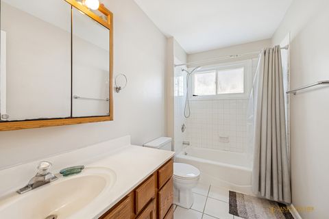 Tiny photo for 606 Edwards Avenue, West Dundee, IL 60118 (MLS # 12534002)