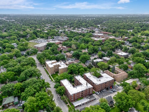 Tiny photo for 112 Lincoln Avenue #G, Riverside, IL 60546 (MLS # 12639203)