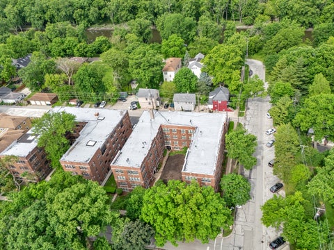 Tiny photo for 112 Lincoln Avenue #G, Riverside, IL 60546 (MLS # 12639203)
