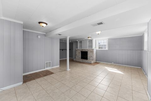 Tiny photo for 2425 W 46th Street, Davenport, IA 52806 (MLS # 12688215)