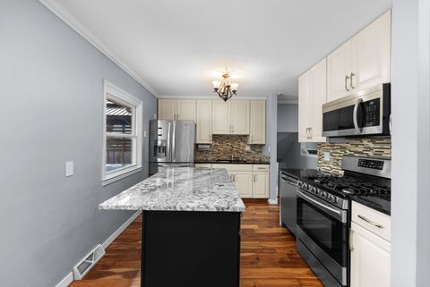Tiny photo for 2425 W 46th Street, Davenport, IA 52806 (MLS # 12688215)