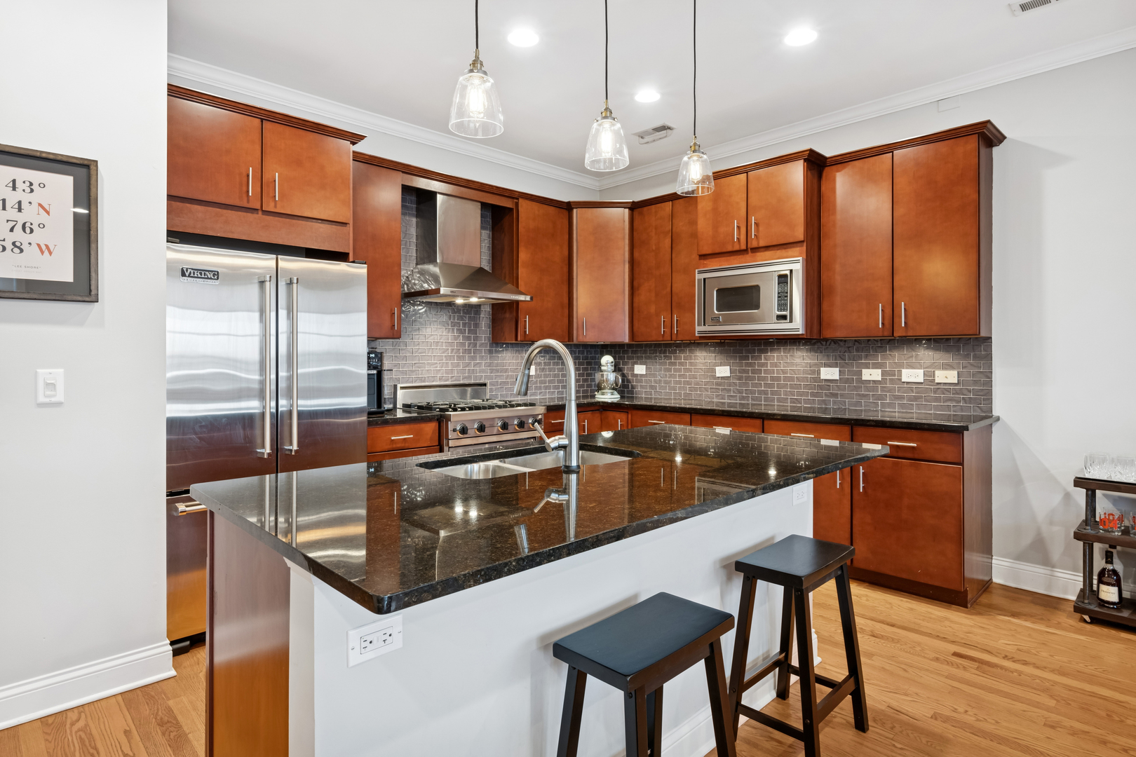 4743 N CLARK Street 4S